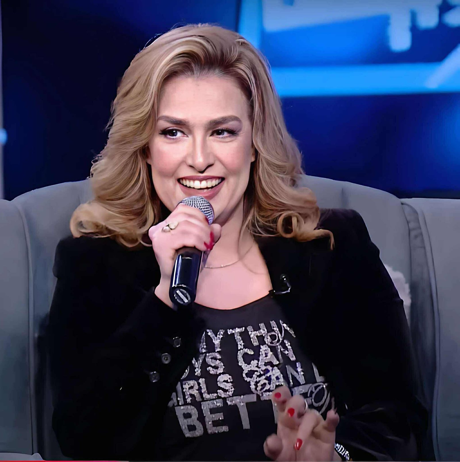 في عيد ميلادها: سيمون.. الصوت العذب الذي تألق بين الغناء والتمثيل