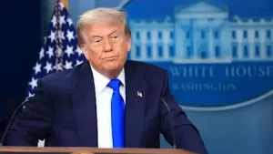 ترامب يعلن موعد بدء تحصيل الرسوم الجمركية الجديدة: أول أغسطس المقبل