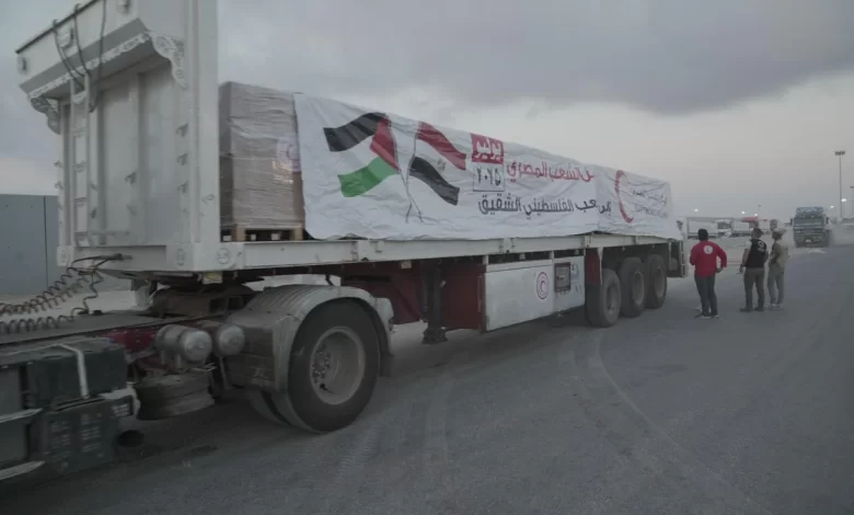 الهلال الأحمر المصرى يعلن إطلاق ثالث قوافل "زاد العزة .. من مصر إلى غزة"