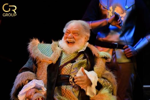 تحفة شكسبير بتوقيع الفخراني تواجه أزمة حجز