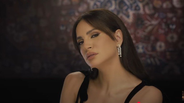 آمال ماهر تتصدر تريند يوتيوب بـ3 أغنيات بعد طرح ألبومها الجديد "حاجة غير"