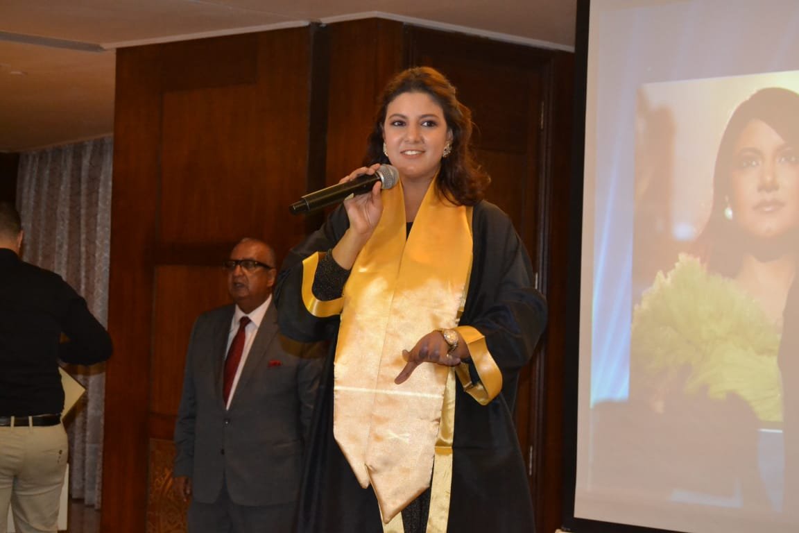 إنجاز جديد لياسمين علي.. الدكتوراه الفخرية من الجامعة البريطانية