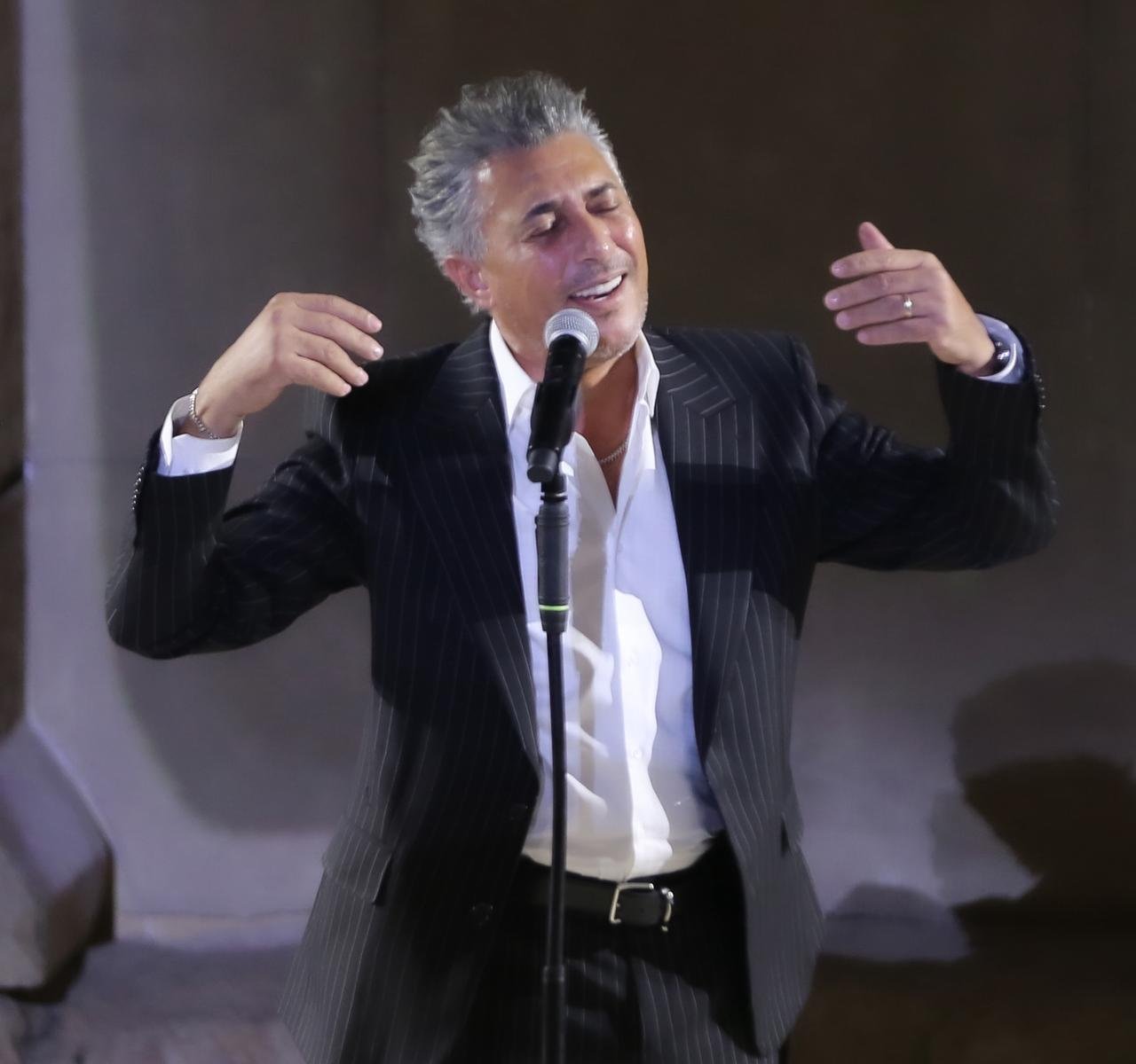 صوت الأردن عمر العبداللات يشعل افتتاح "مهرجان جرش 39" 