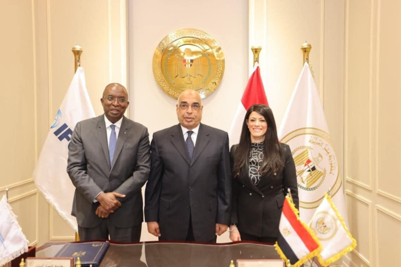 وزيرا العدل والتخطيط يشهدان توقيع مذكرة تفاهم بين وزارة العدل ومؤسسة التمويل الدولية 