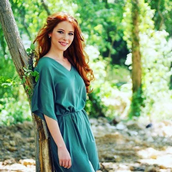 في ذكرى ميلادها.. إيبك يايلاجي أوغلي وجه مشرق في الدراما التركية