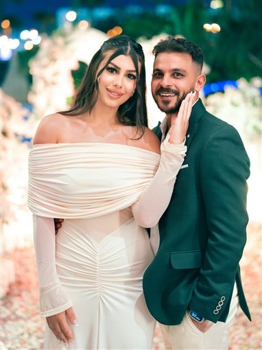 محمد رشاد يعلن خطوبته برسالة رومانسية … قائلا : "حياتي كلها إحلوت بوجودك يا نور عيوني"