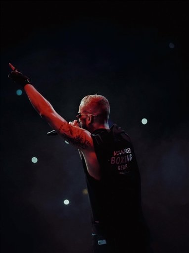 مروان موسى يخطف الأنظار بإطلالة كاجوال مميزة في حفل جدة