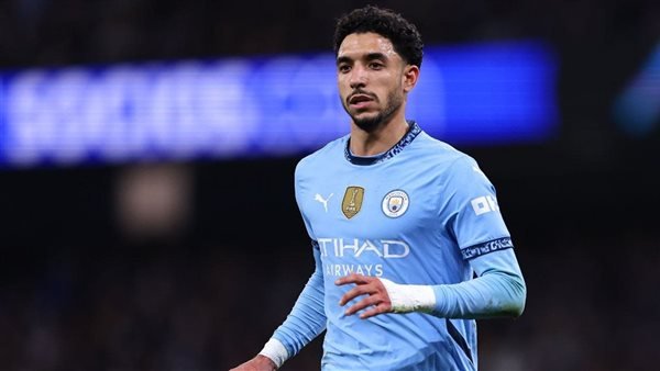 عمر مرموش يختار لاعب مانشستر سيتي أصعب مدافع واجهه في الدوري الإنجليزي