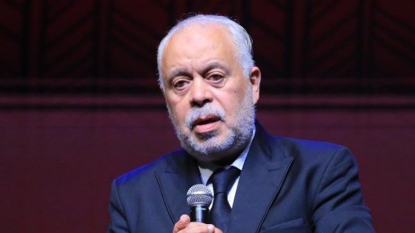 أشرف زكي يوجه رسالة للفنانين: "التزموا بالقيم واحترموا ثقة الجمهور"