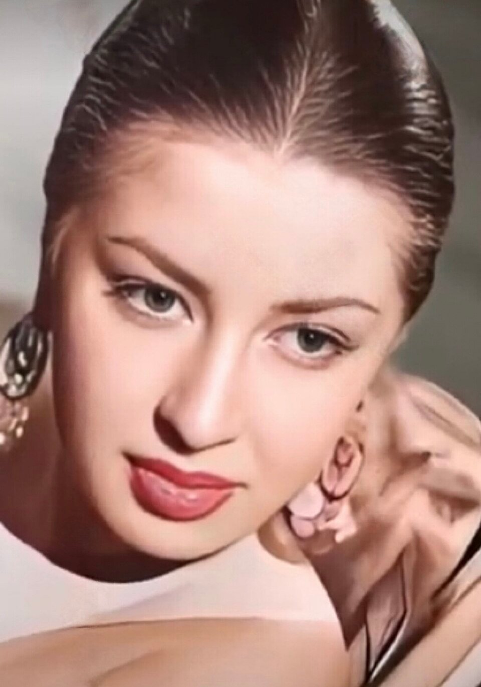 في ذكرى رحيلها.. كاميليا أيقونة السينما المصرية وظلال الغموض