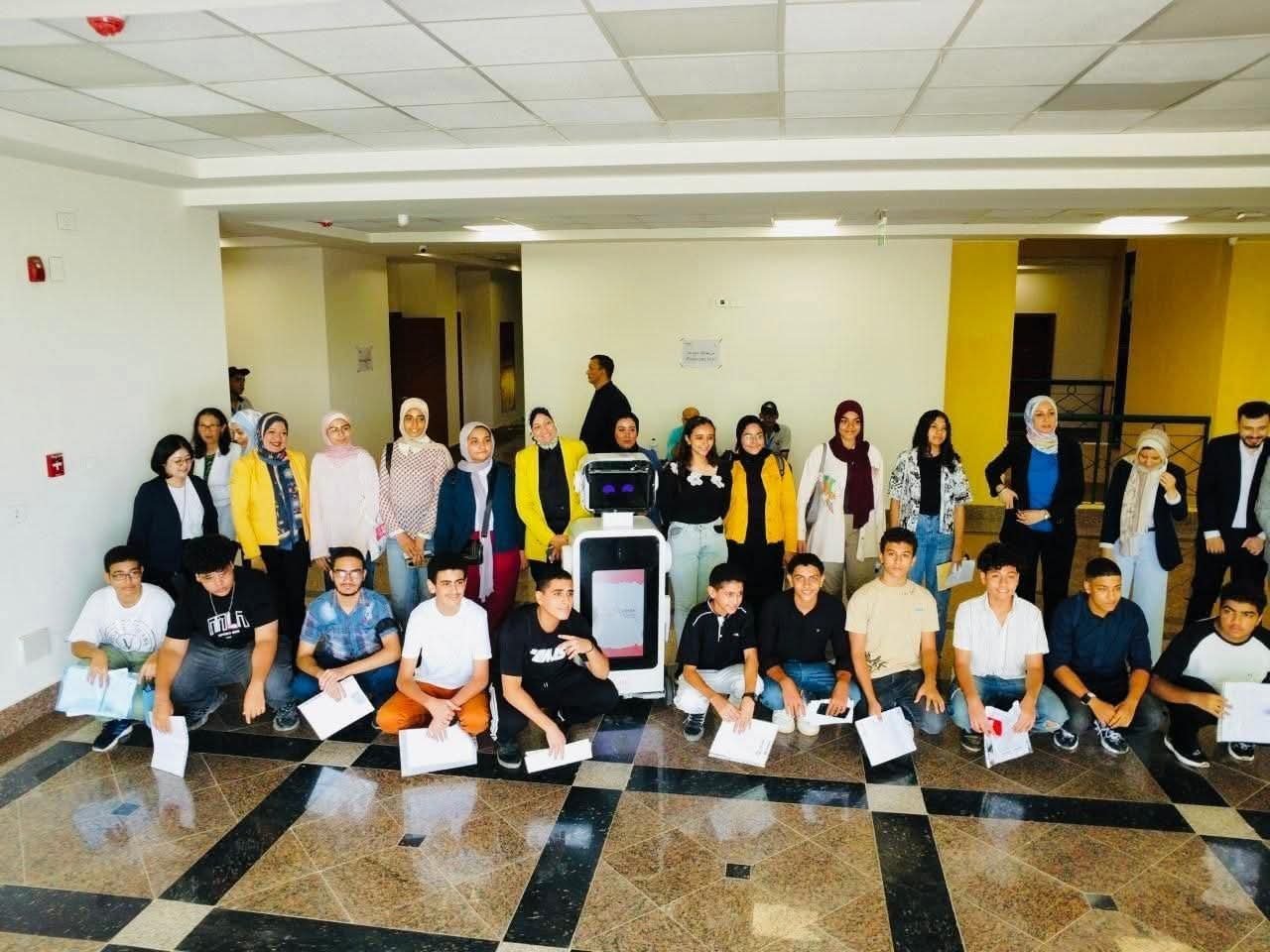 «تطوير التعليم بالوزراء» يُدشن أول تجربة للروبوتات في إرشاد الطلاب باختبارات القبول بمعهد الكوزن المصري الياباني