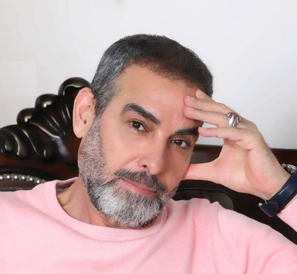 أول تعليق من أحمد عبدالعزيز على واقعة رفضه مصافحة مُعجب: "هل يُعقل أن أتعمد ذلك؟"