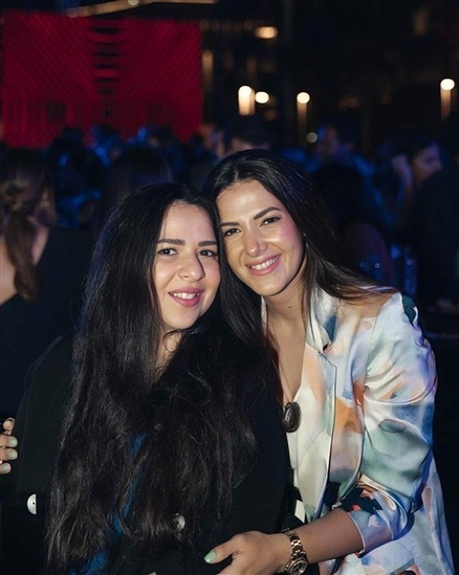 دنيا سمير غانم: إيمي تملأ الكواليس بالضحك والعفوية وكأننا في البيت