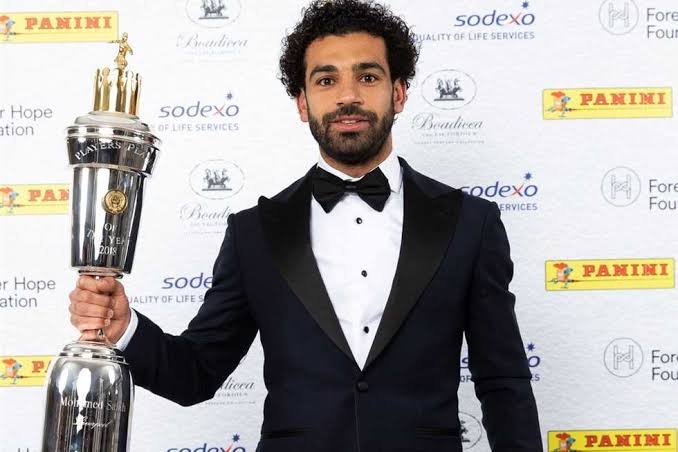 محمد صلاح.. ملك التاريخ يتربع على عرش الجوائز ويتفوق على أساطير الكرة الإنجليزية
