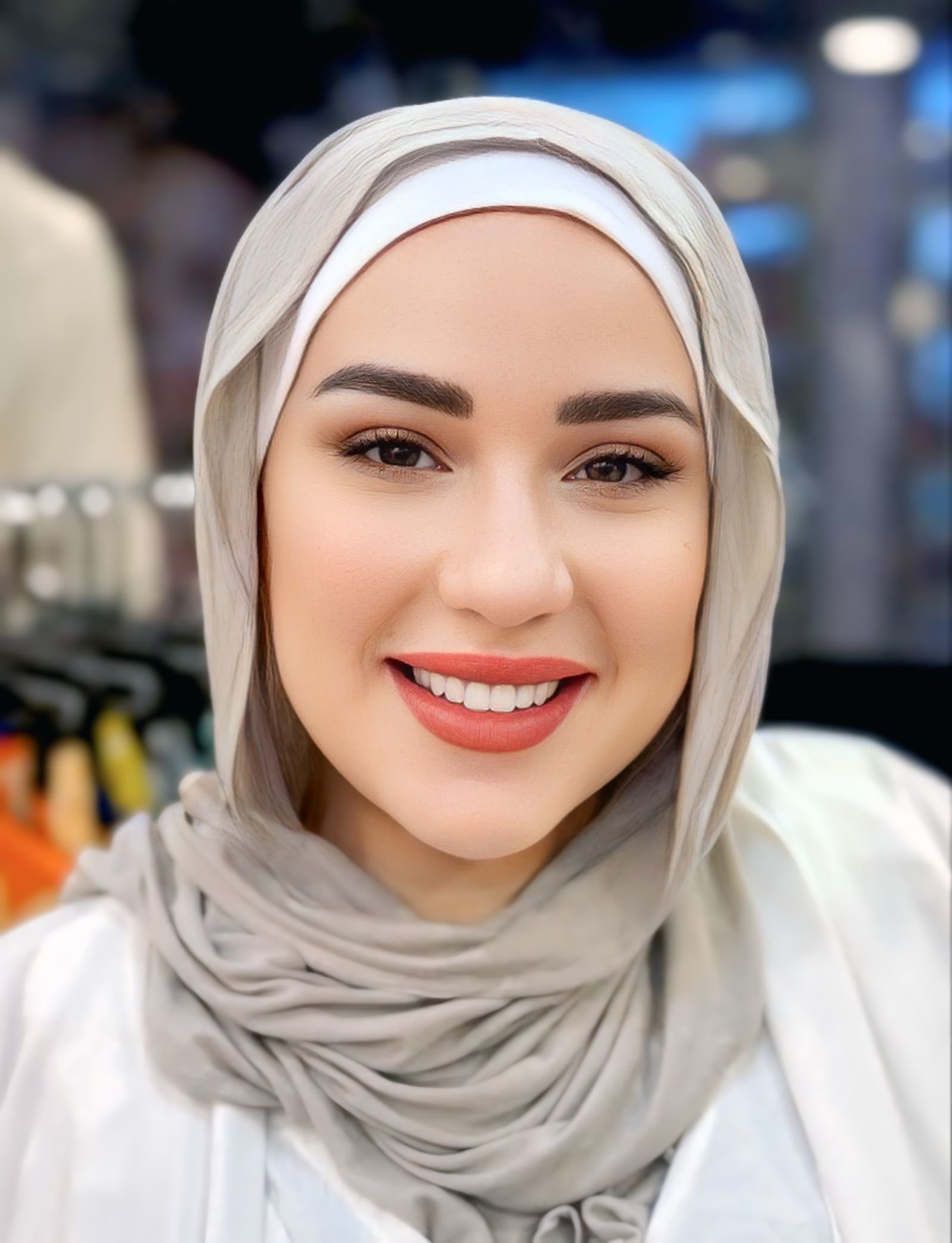 شريف منير يحتفل بارتداء ابنته أسما الحجاب: «ربنا يثبتك ويرضى عنك» 