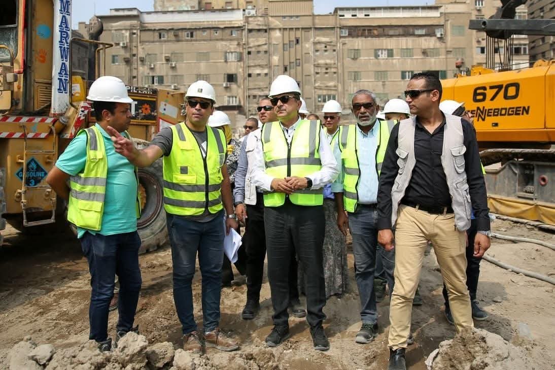 وزير قطاع الأعمال العام يتفقد مشروع إحياء فندق الكونتيننتال التاريخي بوسط القاهرة