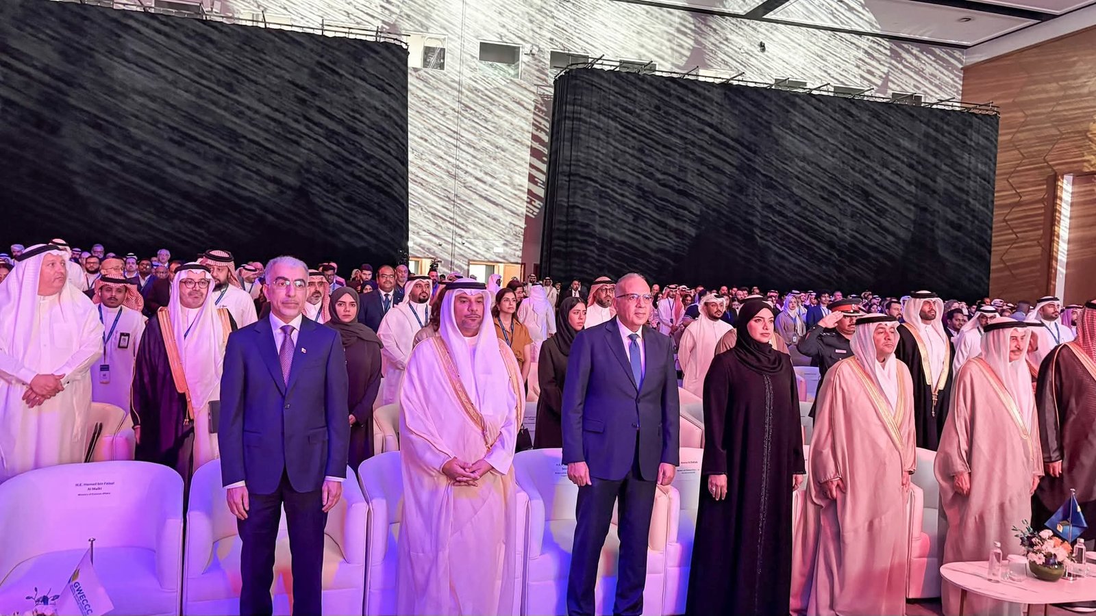 سويلم يشارك في فعاليات "المؤتمر العالمي الثاني للمياه والطاقة وتغير المناخ" المنعقد بدولة البحرين