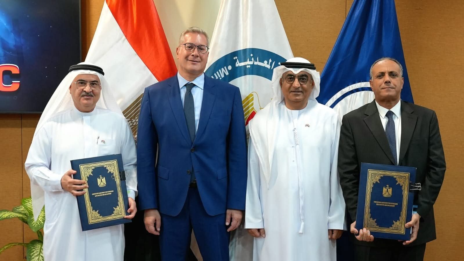 وزارة البترول توقع 3 اتفاقيات جديدة للبحث عن البترول والغاز في الصحراء الغربية وخليج السويس وشمال سيناء