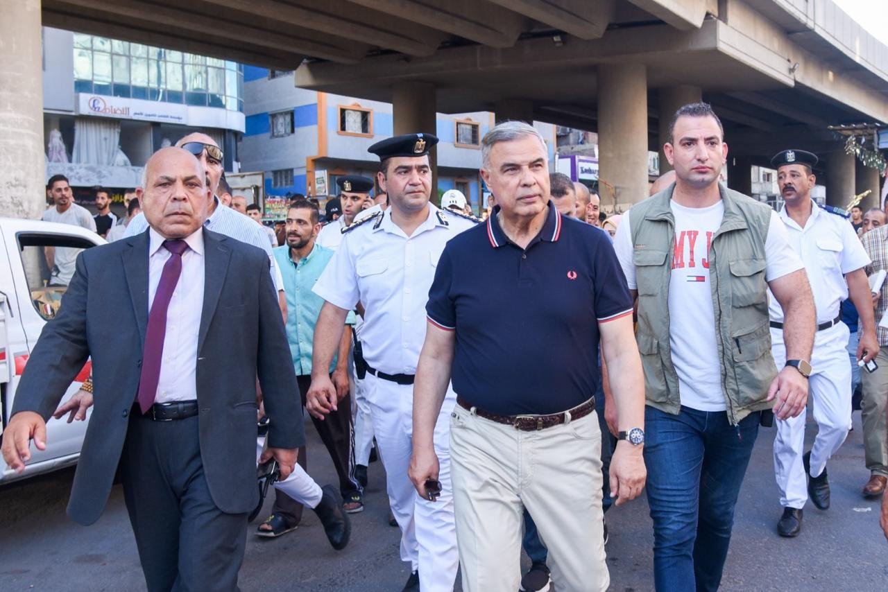 حملات رقابية مكبرة بالإسكندرية.. غلق وتشميع 36 منشأة وإعدام أغذية فاسدة بشارع الجلاء