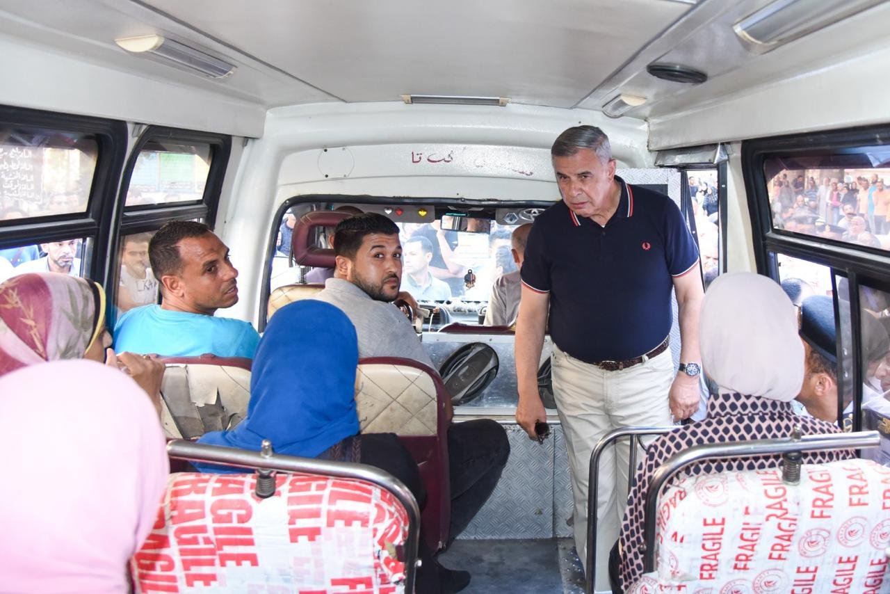 حملات رقابية مكبرة بالإسكندرية.. غلق وتشميع 36 منشأة وإعدام أغذية فاسدة بشارع الجلاء 11 حملات رقابية مكبرة بالإسكندرية.. غلق وتشميع 36 منشأة وإعدام أغذية فاسدة بشارع الجلاء