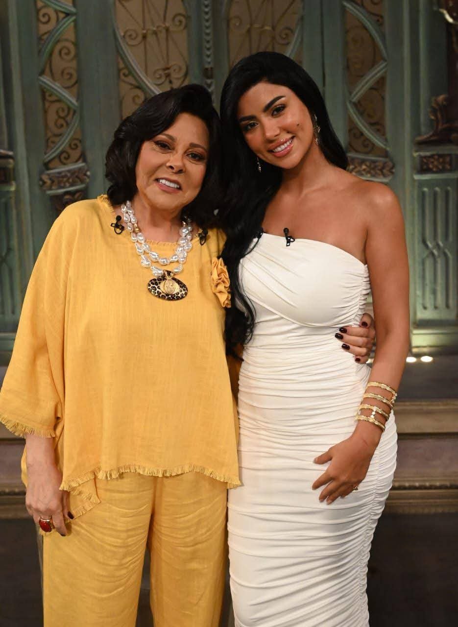 كارولين عزمي تكشف أسرار عن حياتها الفنية مع "صاحبة السعادة"