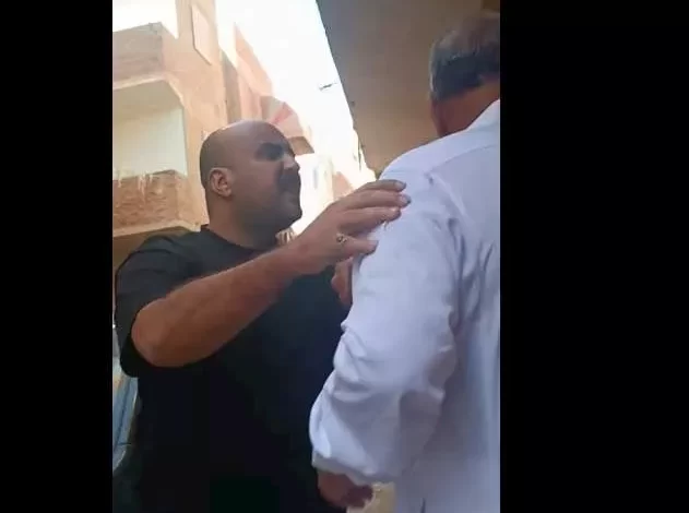 اعتداء صادم على مسن بالسويس بسبب شقة إيجار قديم.. والأمن يتحرك بسرعة