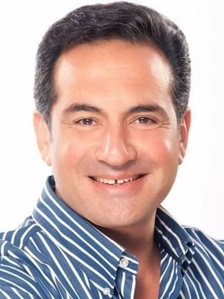 محمد ثروت: تعلمت من عبد الوهاب احترام الجمهور.. وما زلت أشعر أني أغني لأول مرة