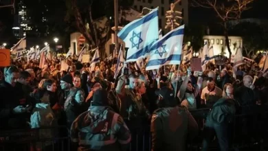 الشارع الإسرائيلي يثور: مظاهرات حاشدة ضد نتنياهو في تل أبيب مطالبه برحيله