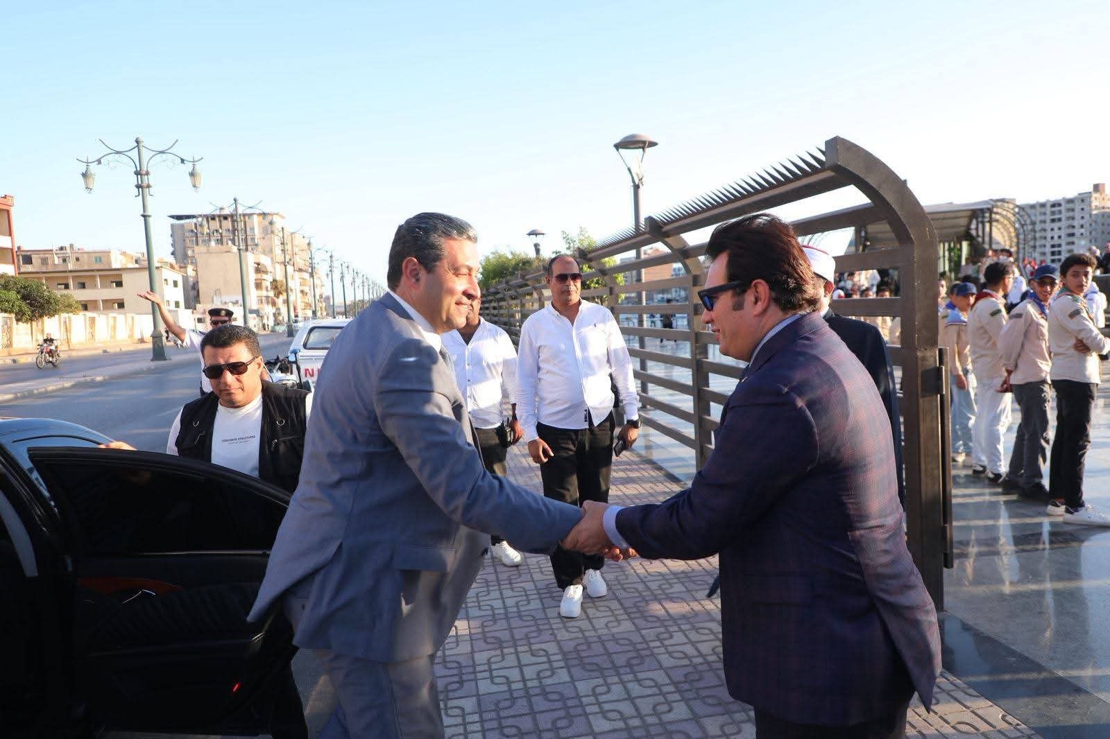 محافظ دمياط يشهد الحفل الختامى لمبادرة "انت واعي" والصالون الثقافى بجسر الحضارة