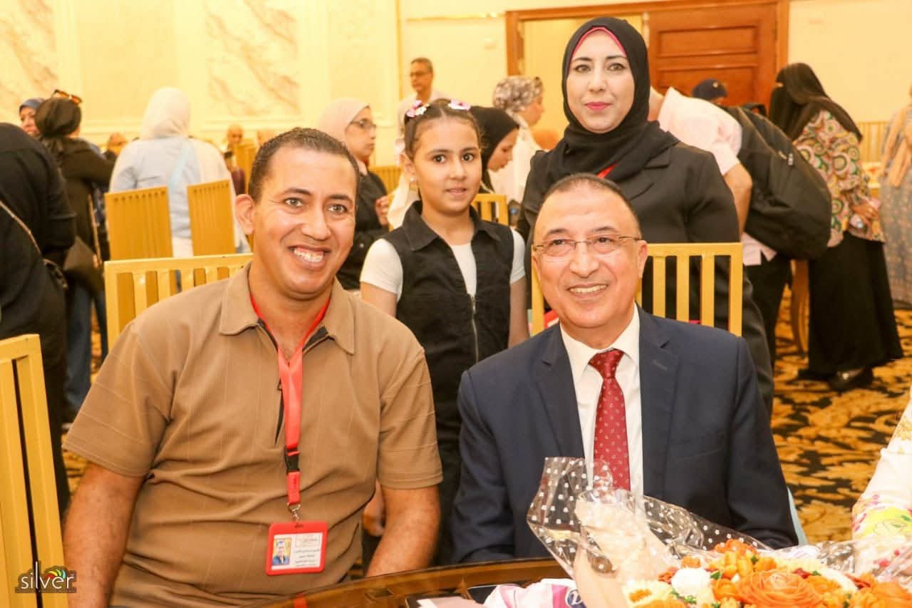 جريدة عالم النجوم تشكر المصور إسماعيل كلاكيت على تميزه في توثيق مبادرة “ساهم.. ساعد.. شارك” بالإسكندرية