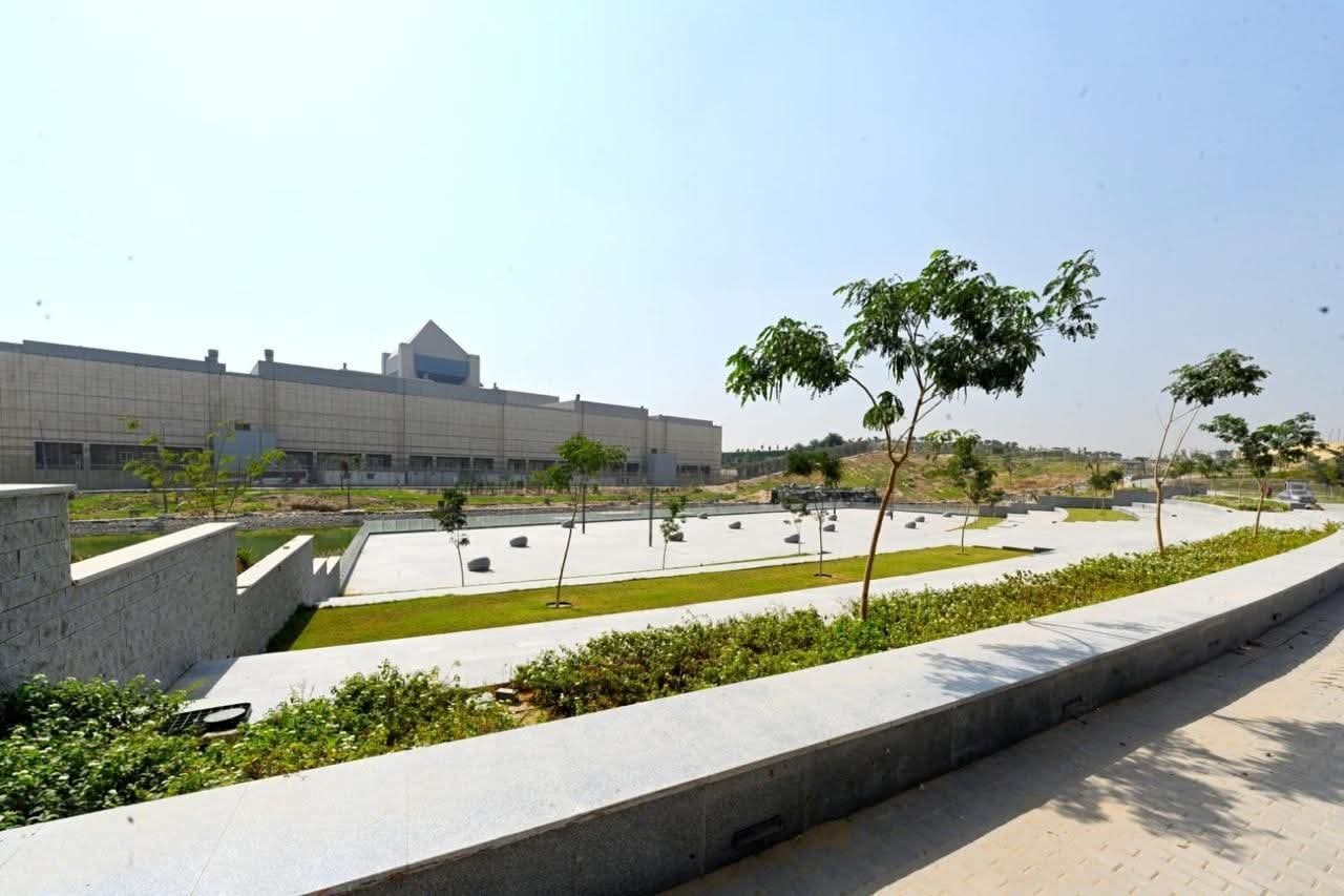 - وزير الإسكان يتفقد مكونات مشروع حدائق "تلال الفسطاط"