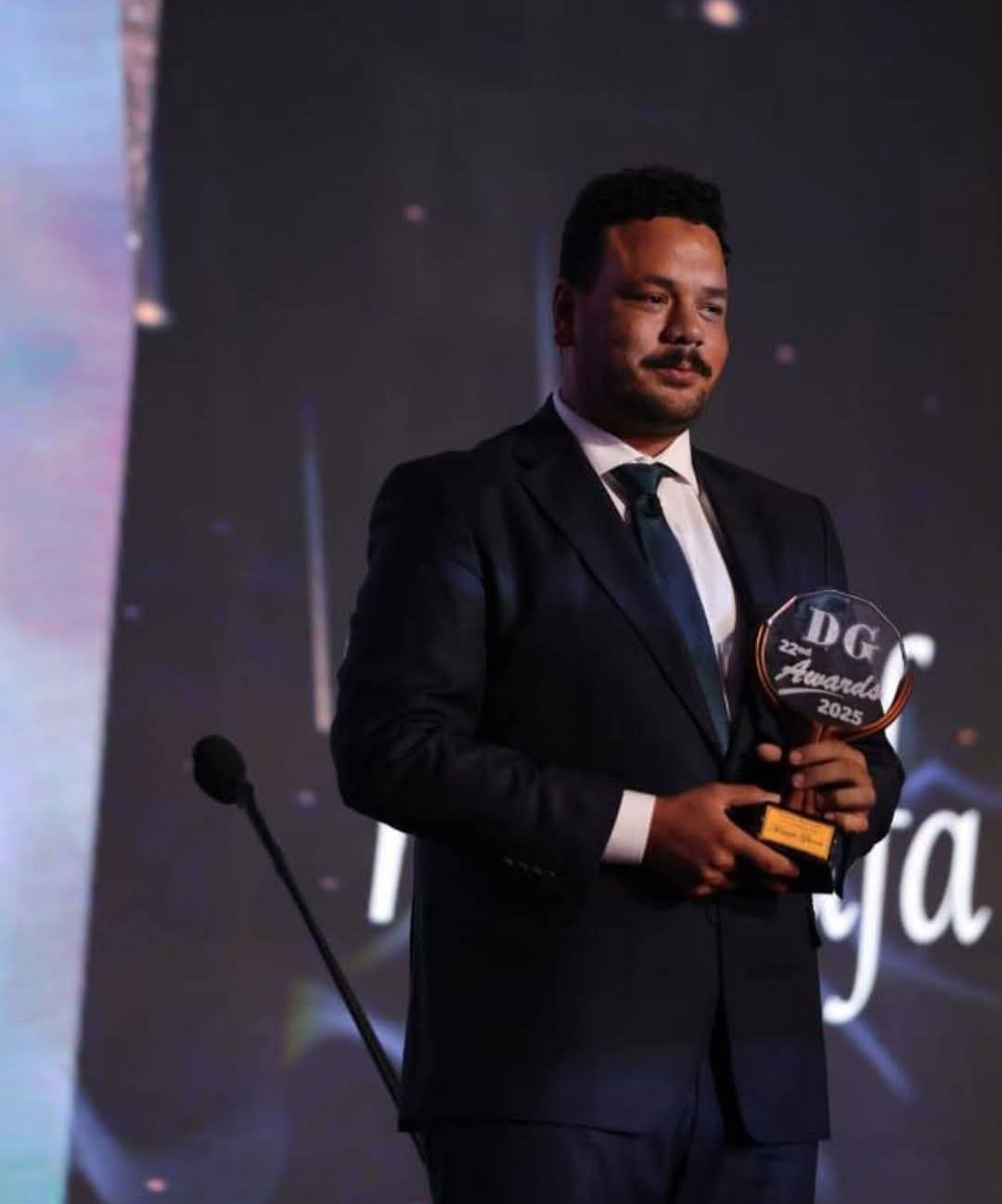 مصطفى غريب يعبر عن سعادته بتكريمه من dear guest