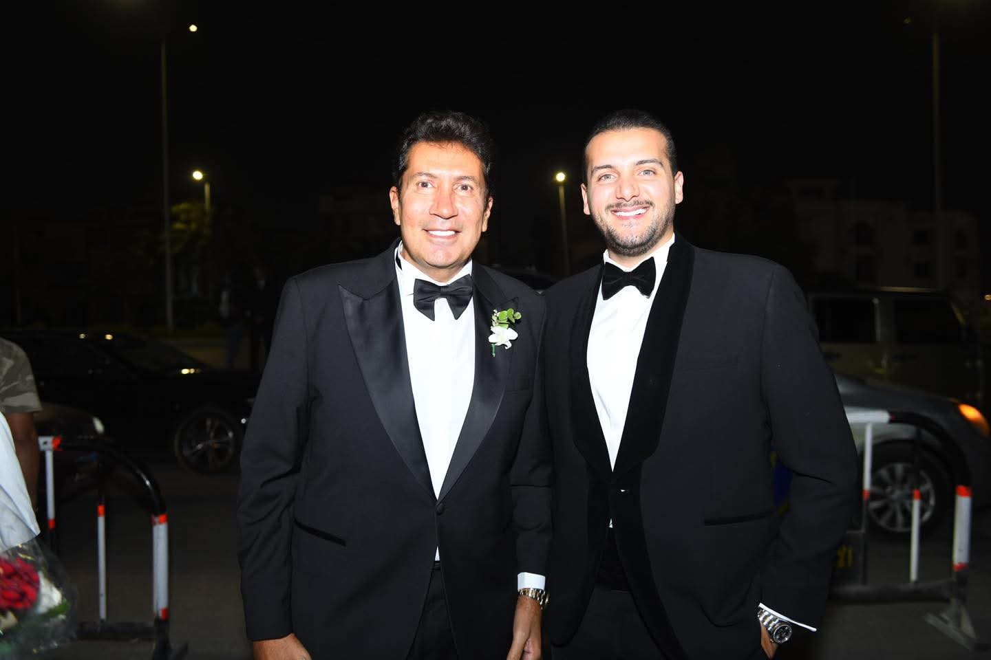 هاني رمزي يتسوق مع نجله قبل الزفاف بطريقة كوميدية.. بمشهد من أفلامه