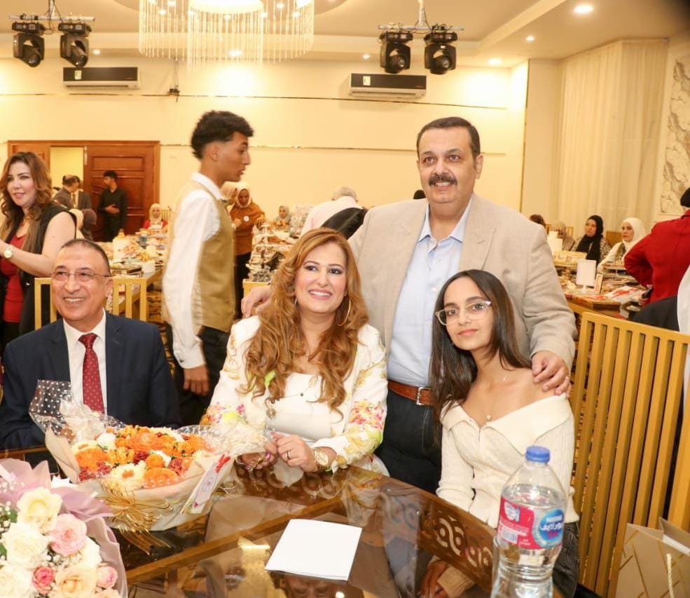 يولاند ياسر تشارك بإطلالتها الراقية في انطلاق مبادرة "ساهم ... ساعد ... شارك" بإحتفالية عالم النجوم