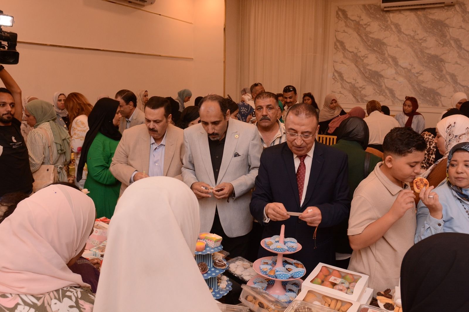 دعم الدولة.. صوت المسؤولين لمبادرة ساهم.. ساعد.. شارك