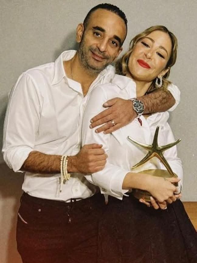 منه شلبي تشارك صورة مع زوجها لأول مرة 