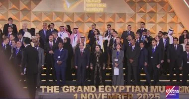 الرئيس السيسي يتوسط قادة العالم في الصورة التذكارية لافتتاح المتحف المصري الكبير