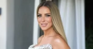 ريم مصطفى تخطف الأنظار في أول ظهور بعد زفاف ابنها.. رشاقة وجمال يثيران الإعجاب