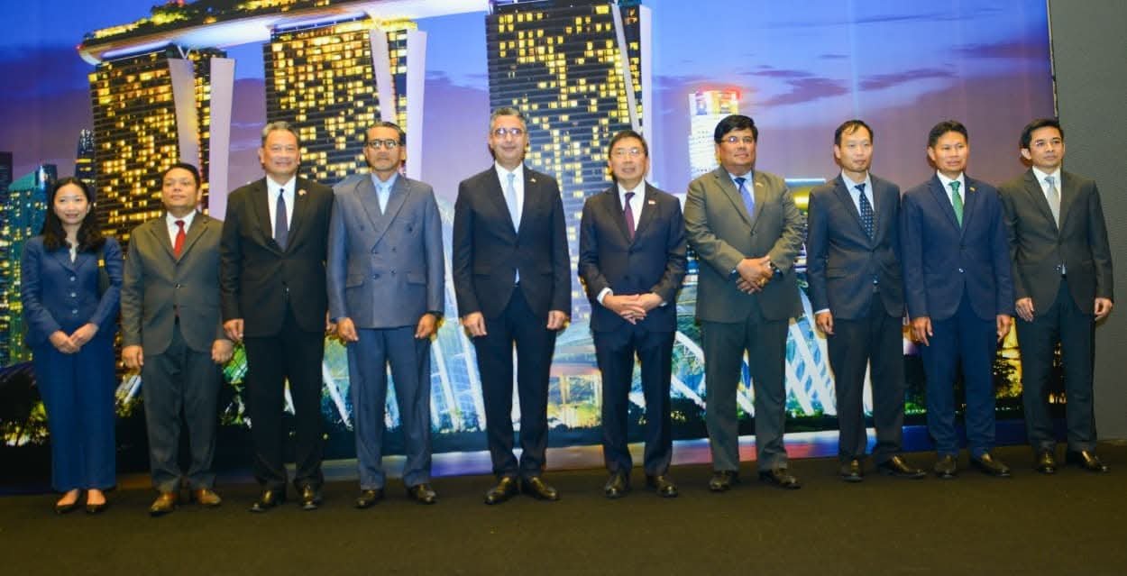 وزير التموين يشارك في احتفالية سفارة سنغافورة بالعيد الوطني الستين للاستقلال