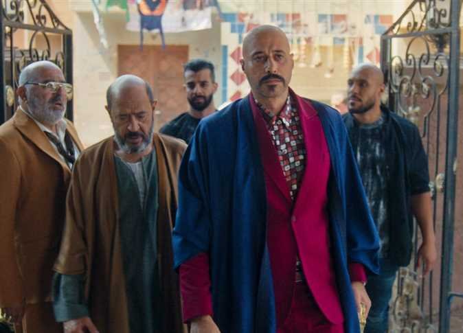 كم حقق فيلم السادة الأفاضل في شباك تذاكر السينما المصرية؟