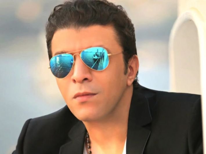 أزمات مصطفى كامل بـ الموسيقيين مستمرة.. تفاصيل