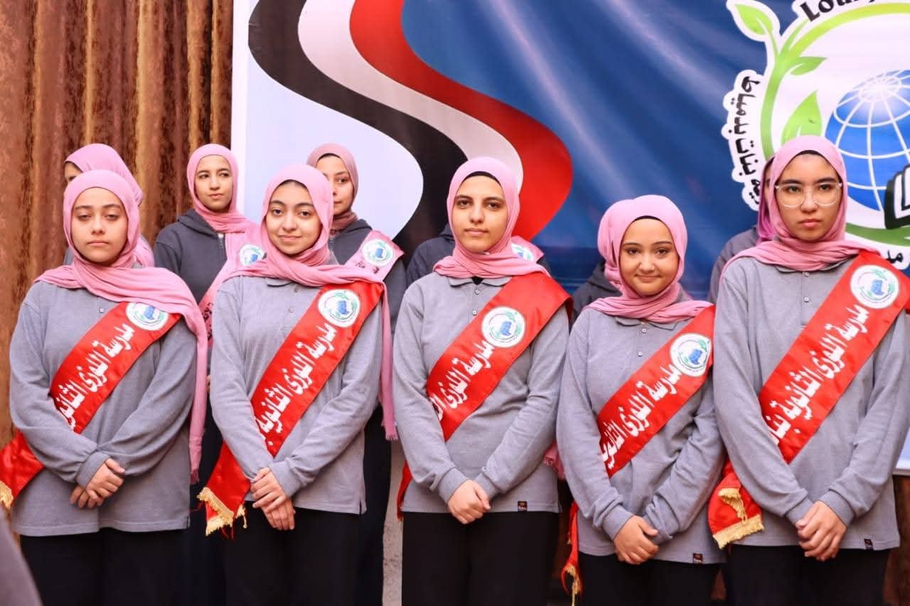 محافظ دمياط يُكرم الطالبات الحاصلات على المركز الثاني على مستوى الجمهورية ببرنامج العباقرة