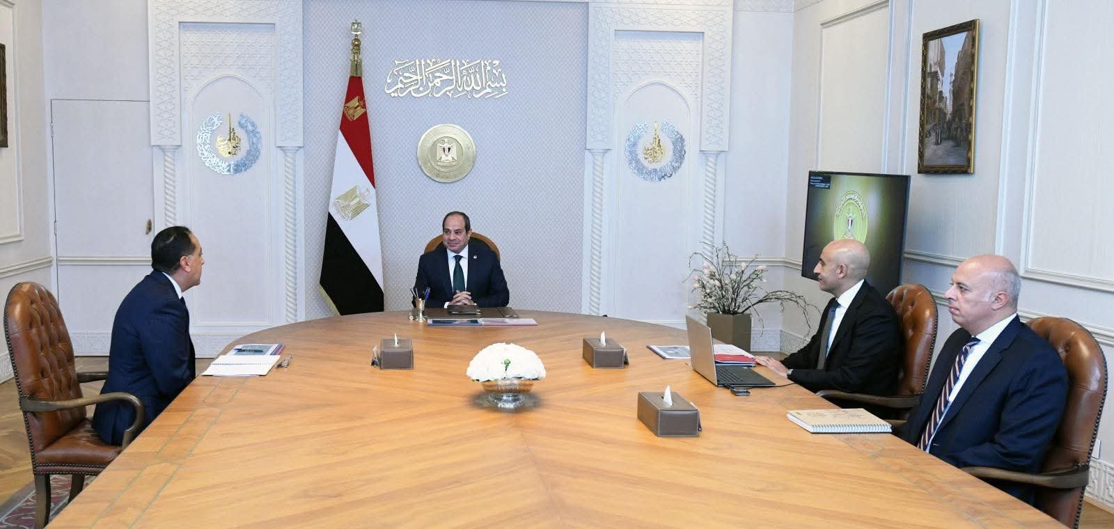 الرئيس السيسي يجتمع مع رئيس مجلس الوزراء وزير التربية والتعليم والتعليم الفني
