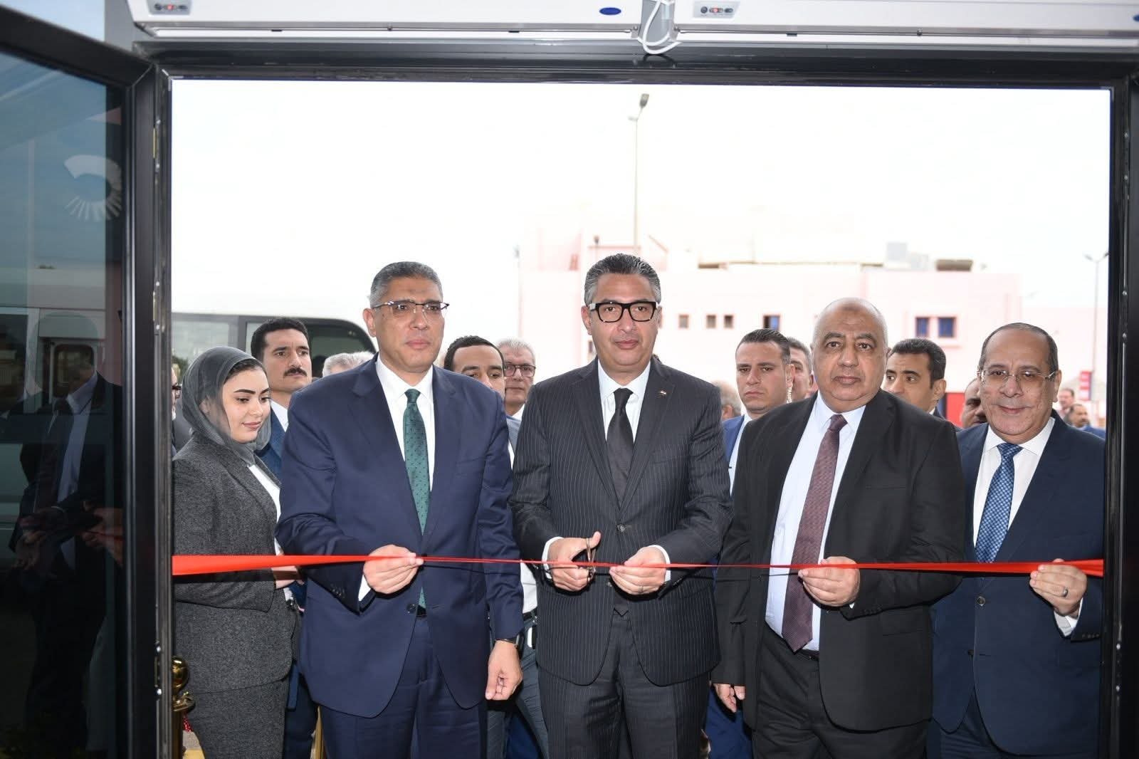 وزير التموين ومحافظ الجيزة ورئيس مدينة الإنتاج الإعلامي يفتتحون الفرع الرابع لمنافذ «كاري أون» 