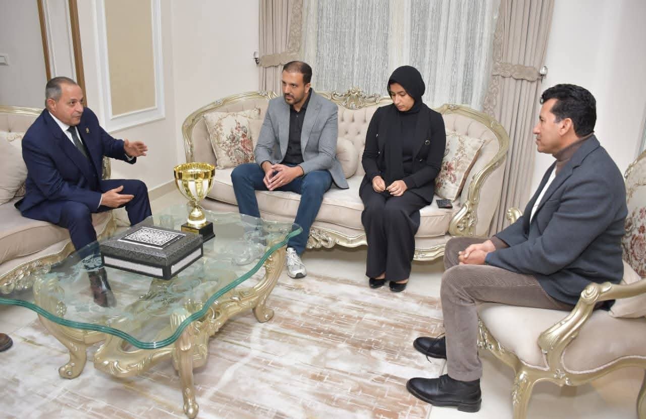 وزير الشباب والرياضة ومحافظ بورسعيد يقدمان واجب العزاء في وفاة السباح يوسف محمد 