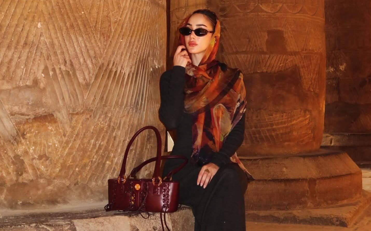 بسمة بوسيل تشارك متابعيها بإنستجرام وفيسبوك صورًا من رحلتها لمعبد إدفو بأسوان 