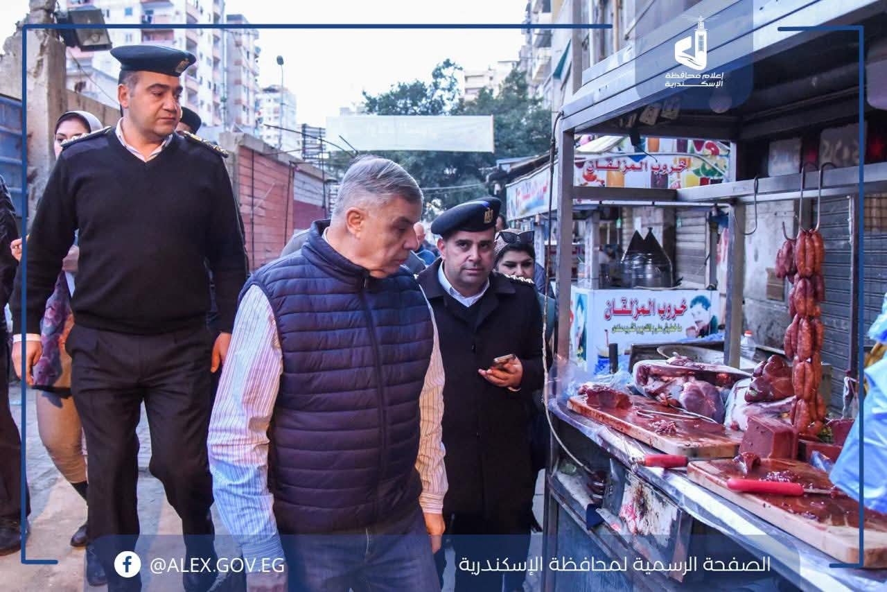 في إطار جولاته الميدانية لمتابعة انضباط الشارع السكندري
