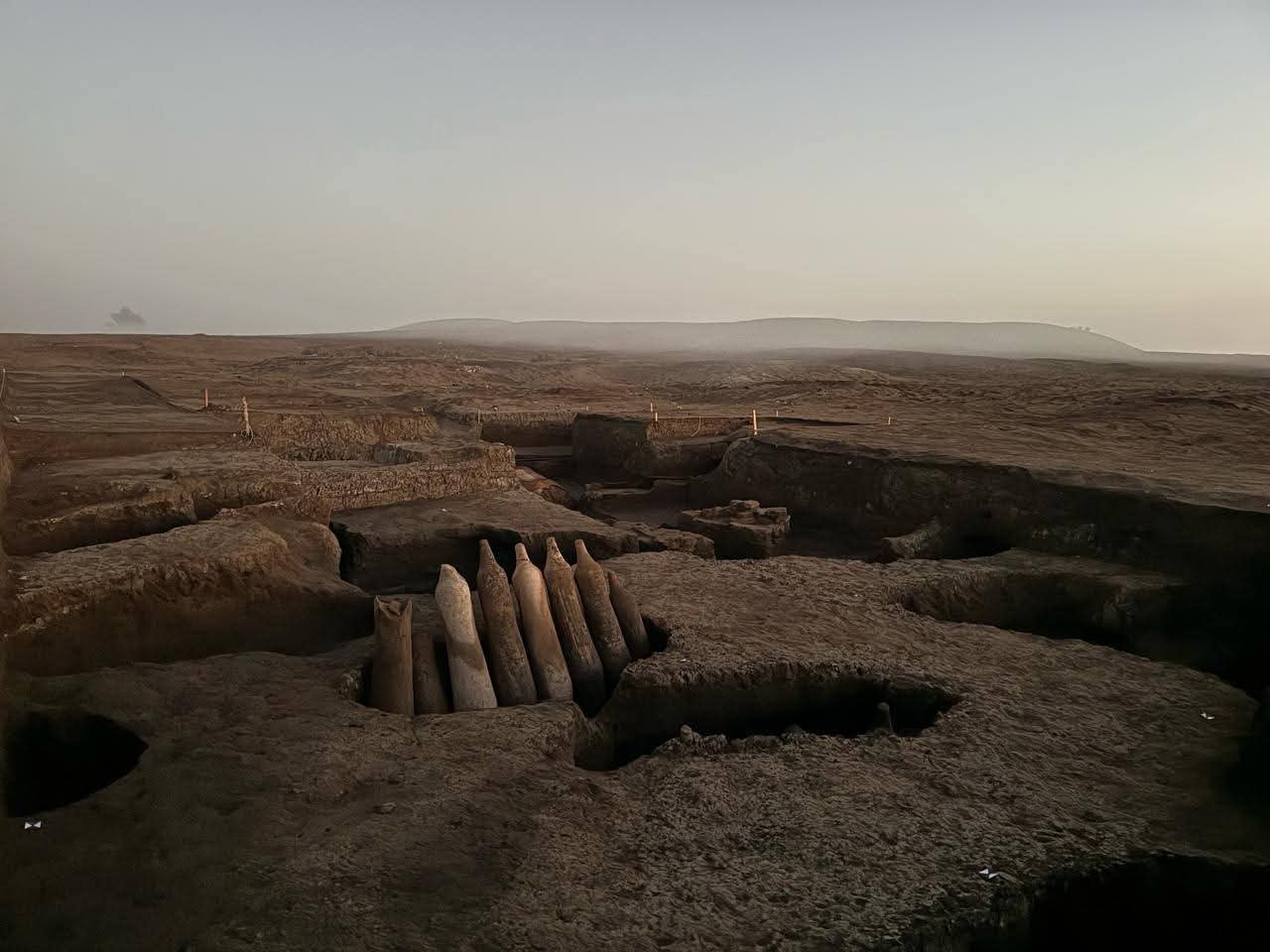 الكشف عن ورش صناعية من العصر المتأخر وبدايات العصر البطلمي وجبانة رومانية بغرب الدلتا 1 الكشف عن ورش صناعية من العصر المتأخر وبدايات العصر البطلمي وجبانة رومانية بغرب الدلتا