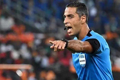 حكام كأس العرب يتضامنون مع أمين عمر ضد تصريحات الرجوب ورفع شكوى للفيفا