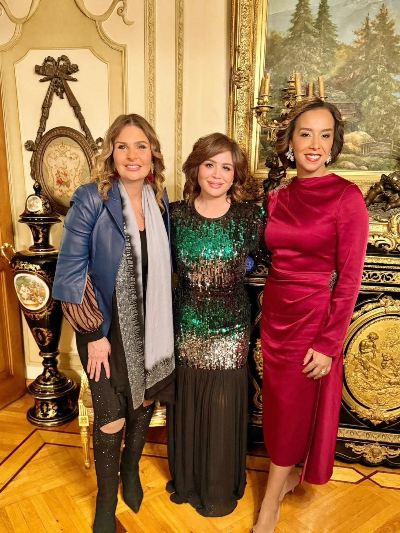 إلهام شاهين تحتفل بعيد ميلادها وسط أصدقائها وعائلتها 3 إلهام شاهين تحتفل بعيد ميلادها وسط أصدقائها وعائلتها